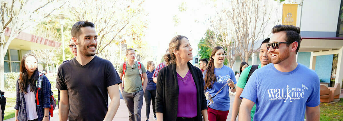 Walk with a Doc, Students are walking on the campus