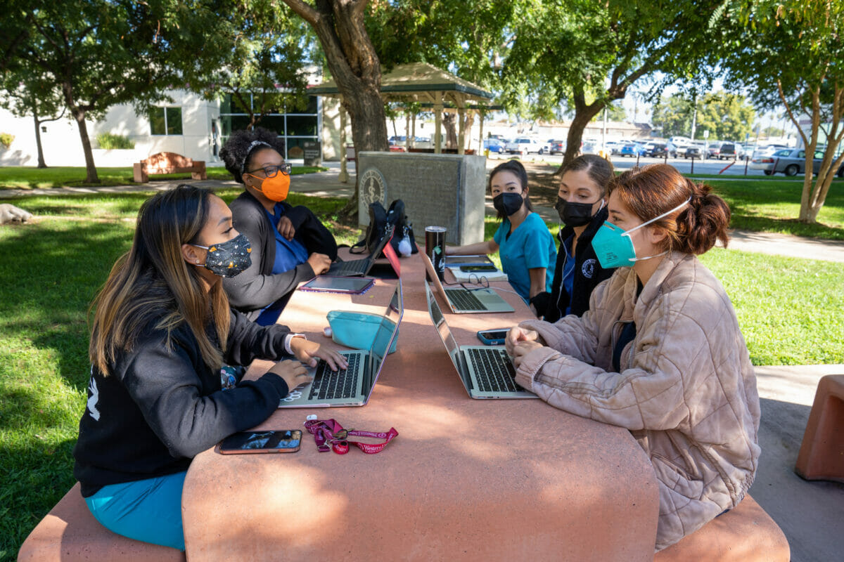 Table, Laptops