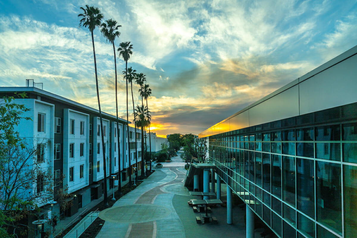 WesternU Pomona campus during sunset with HEC and the Daumier prominent.