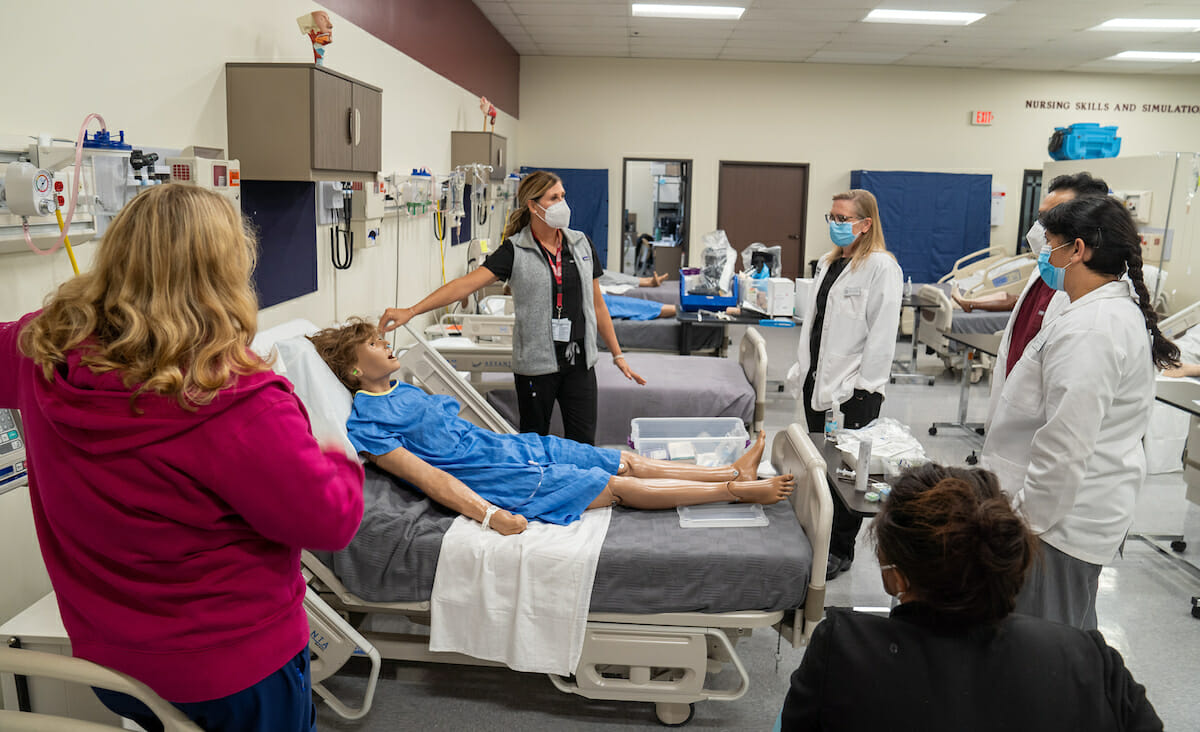 WesternU College of Graduate Nursing Emergency Nurse Practitioner (ENP) proegram students get hands-in training during an ENP procedural skills day Sunday, Nov. 7, 2021. The students learned about sututing, ear and nose techniques and also went to the WestrernU Eye Care Institute to learn about vision exams.