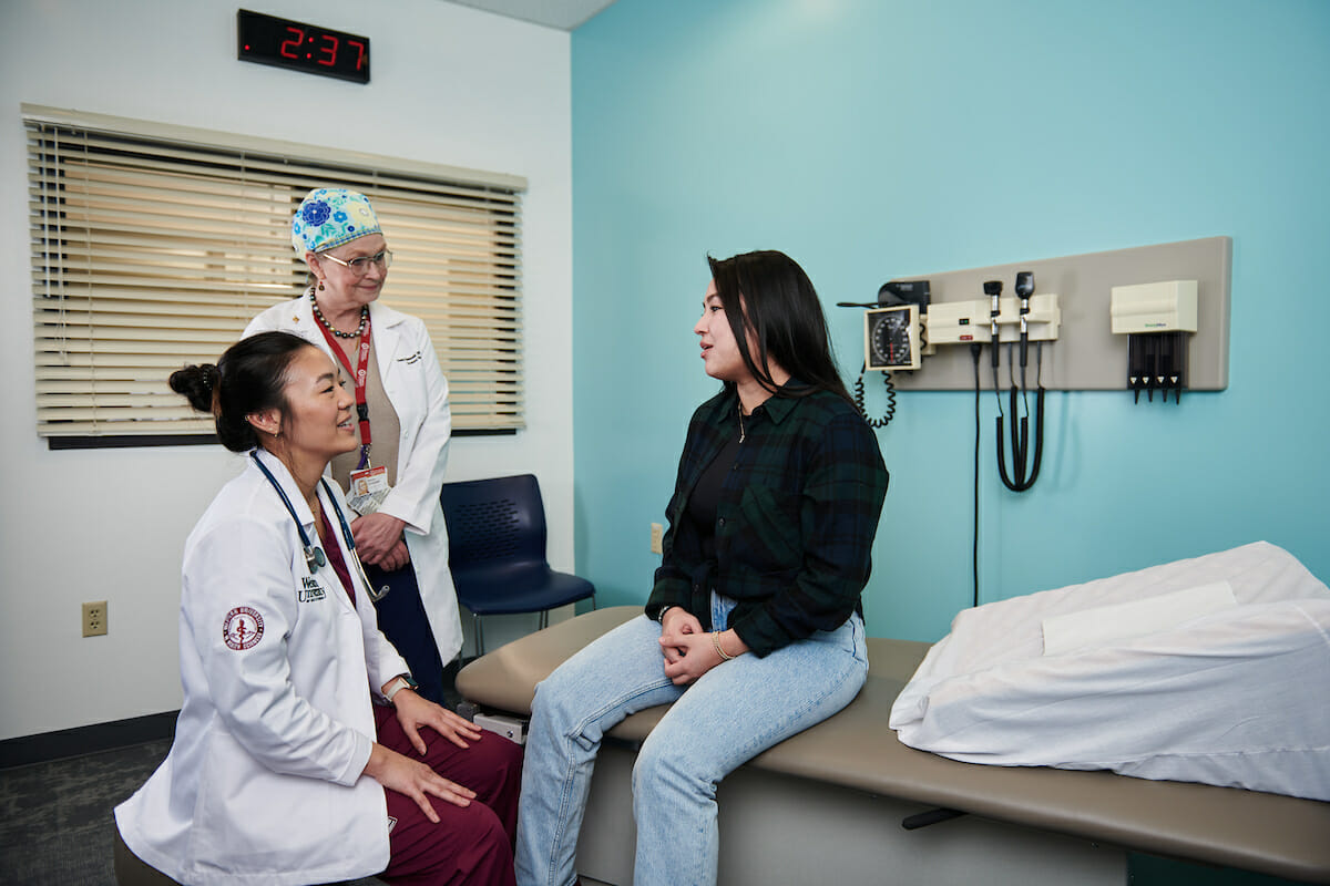 CGN Student examine patient