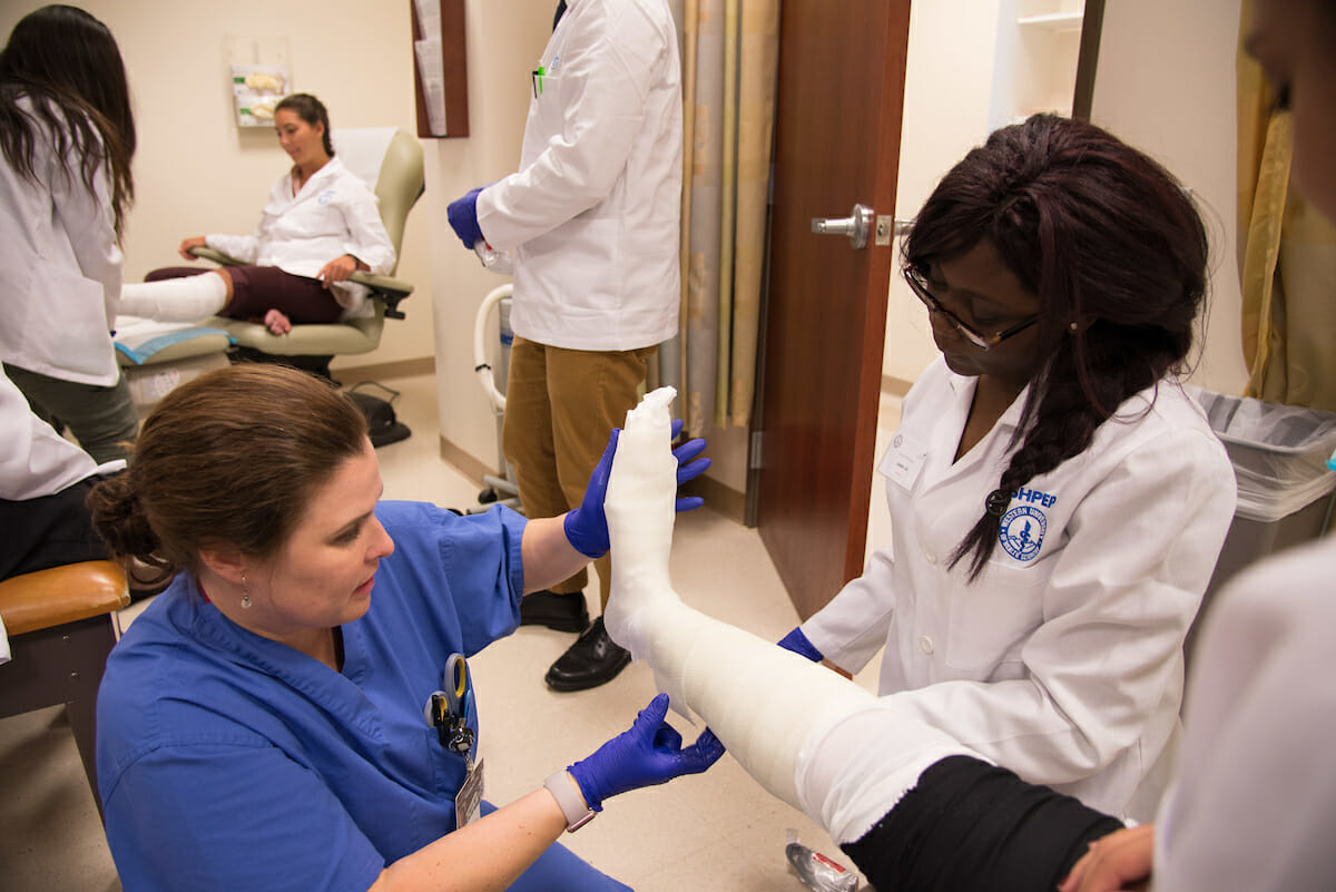 WesternU SHPEP students gain hands-on experience during the podiatry rotation