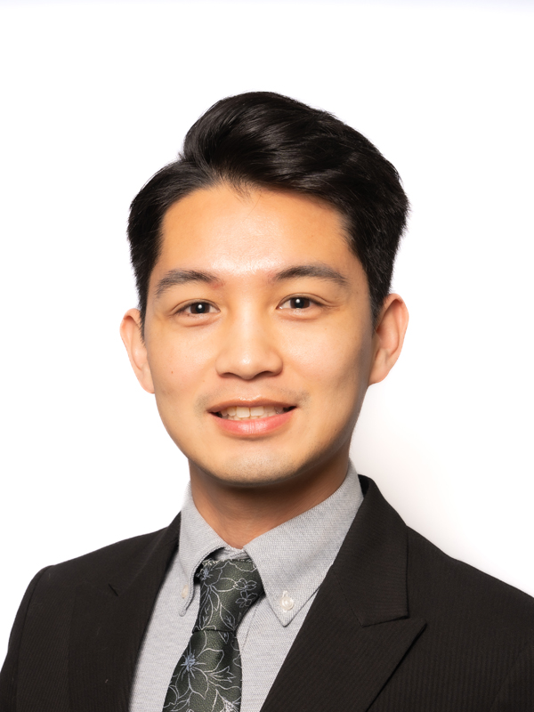 Portrait of Dustin Ong, DVM