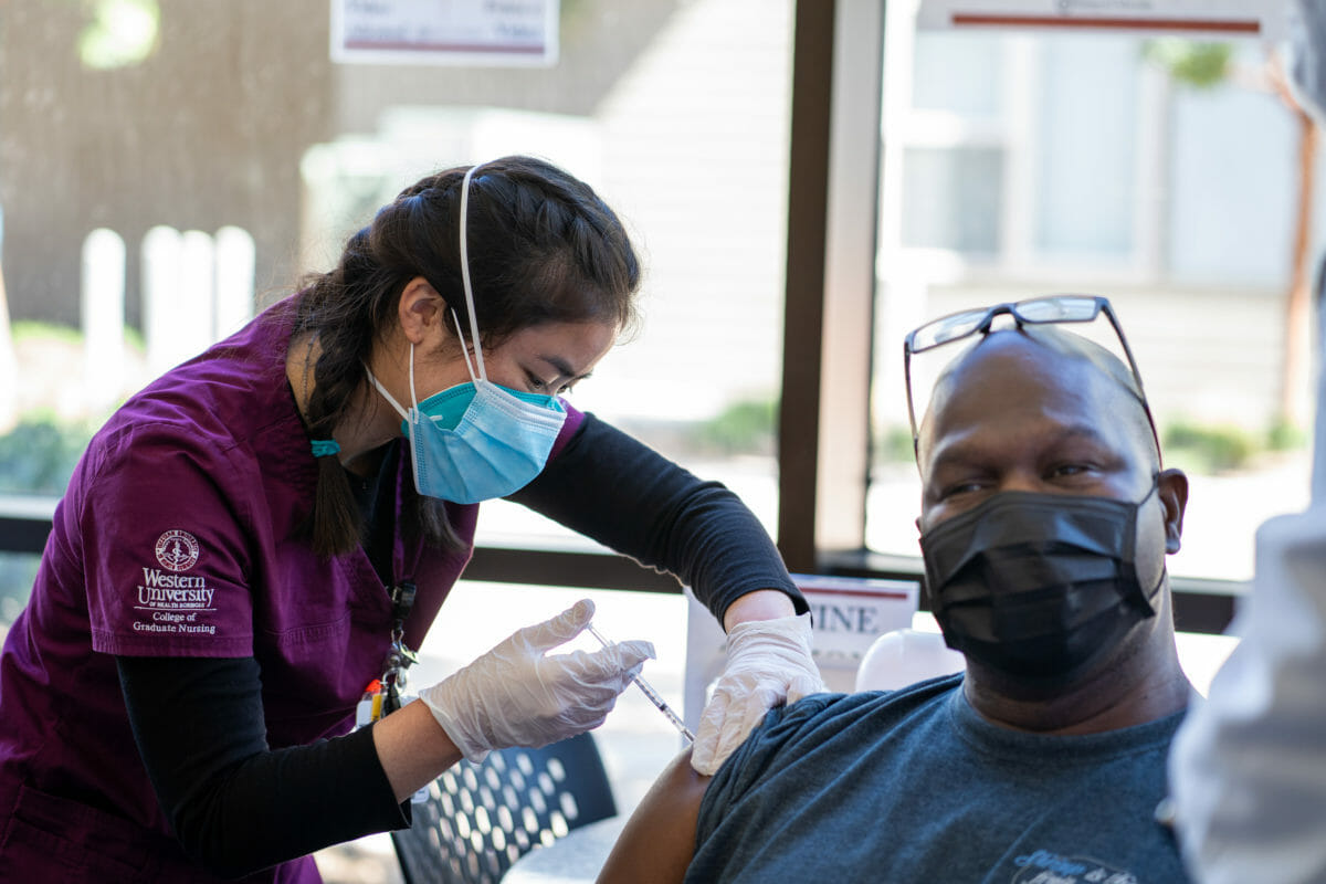 030421 WesternU Health Vaccine020