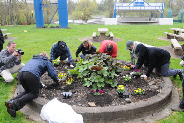 planting flowers Picture of a group plating flower